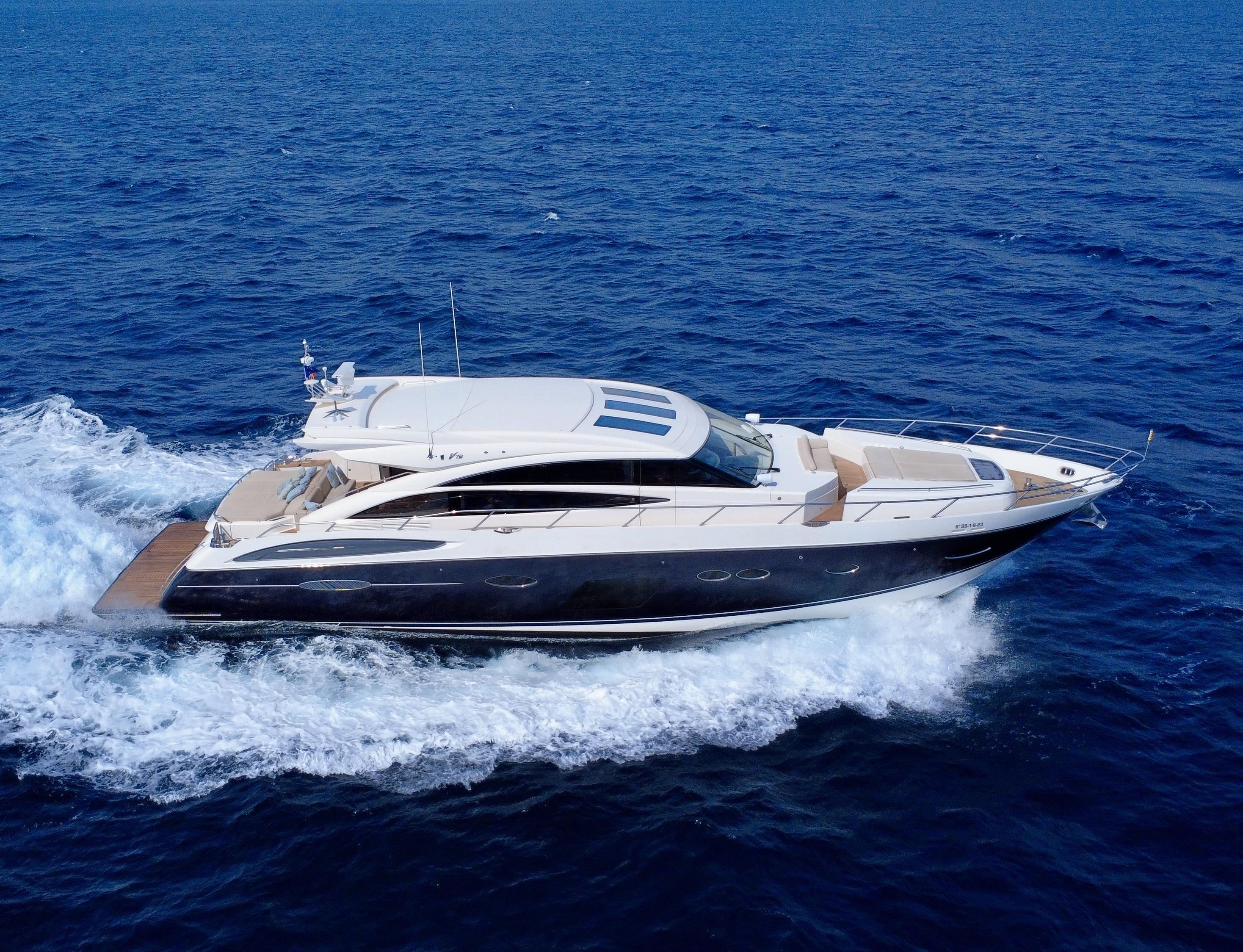 2015 PRINCESS  V72 